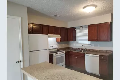 644 S Rogers Road, Irving, TX 75060 - Photo 5