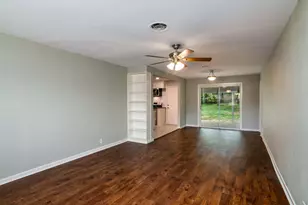 2416 Hillview Dr, Fort Worth, TX 76119 - Photo 5