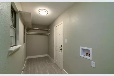 2416 Hillview Drive, Fort Worth, TX 76119 - Photo 19