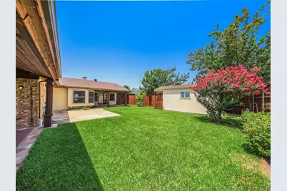 1929 Avignon Court, Carrollton, TX 75007 - Photo 25