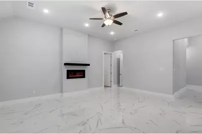 2217 S Peachtree Court, Denison, TX 75020 - Photo 9