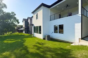 210 Silverleaf Dr, Fort Worth, TX 76112 - Photo 31