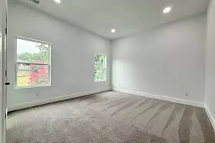 210 Silverleaf Dr, Fort Worth, TX 76112 - Photo 23