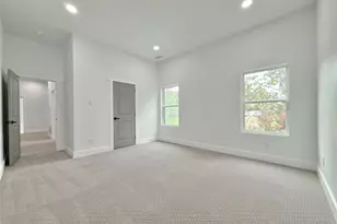 210 Silverleaf Dr, Fort Worth, TX 76112 - Photo 23