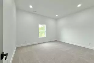 210 Silverleaf Dr, Fort Worth, TX 76112 - Photo 27