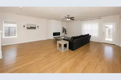 256 Natalie Drive, Grand Prairie, TX 75051 - Photo 9