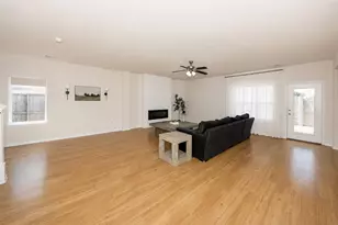 256 Natalie Dr, Grand Prairie, TX 75051 - Photo 9