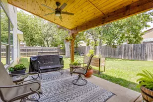 525 Oakbrook Dr, Burleson, TX 76028 - Photo 35
