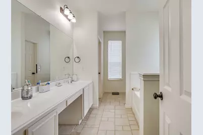 525 Oakbrook Drive, Burleson, TX 76028 - Photo 25