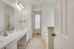 525 Oakbrook Dr, Burleson, TX 76028 - Photo 25
