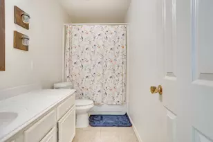 525 Oakbrook Dr, Burleson, TX 76028 - Photo 29