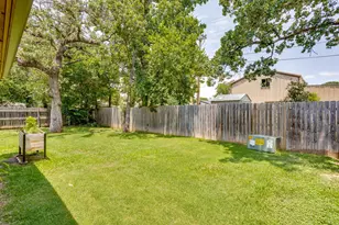 525 Oakbrook Dr, Burleson, TX 76028 - Photo 37