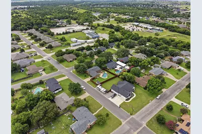 1300 Linda Court, Cleburne, TX 76033 - Photo 29