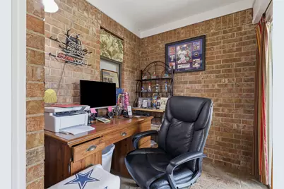 1300 Linda Court, Cleburne, TX 76033 - Photo 23