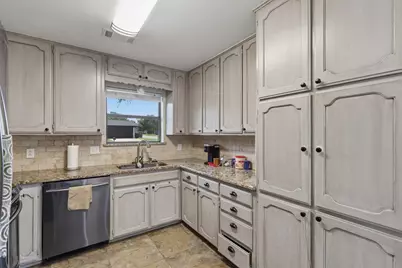 1300 Linda Court, Cleburne, TX 76033 - Photo 13