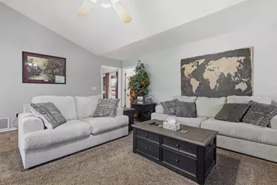 1300 Linda Court, Cleburne, TX 76033 - Photo 9