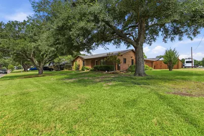 1300 Linda Court, Cleburne, TX 76033 - Photo 31