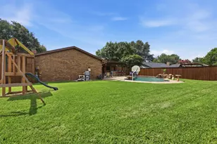 1300 Linda Ct, Cleburne, TX 76033 - Photo 15