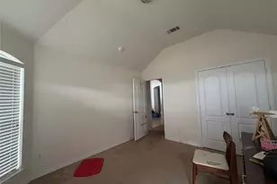 140 Cherokee St, Greenville, TX 75402 - Photo 5