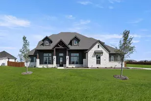 301 Hollingsworth Ln, Glenn Heights, TX 75154 - Photo 1
