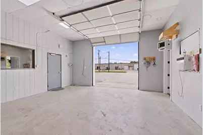 1118 E Moore Avenue, Terrell, TX 75160 - Photo 11