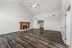 4017 Marana Dr, Granbury, TX 76048 - Photo 5
