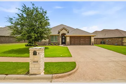 1010 Anna Circle, Granbury, TX 76048 - Photo 3