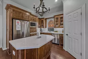 3211 Lake Creek Trail, Mansfield, TX 76063 - Photo 9