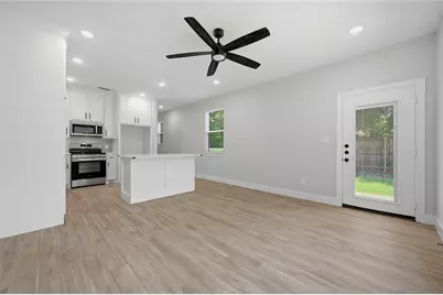 931 W Collins Street, Denison, TX 75020 - Photo 5