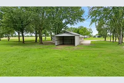 1285 Farm Road 196, Pattonville, TX 75468 - Photo 23