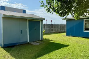 509 N 10th St, Sanger, TX 76266 - Photo 5