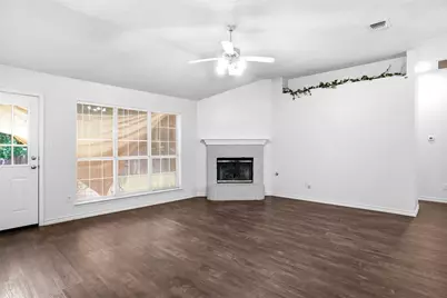 7103 Greenspoint Drive, Arlington, TX 76001 - Photo 7