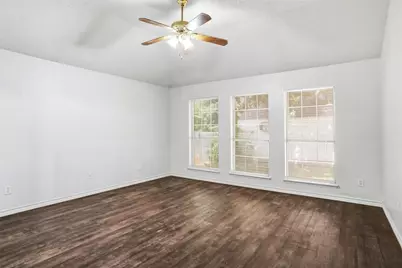 7103 Greenspoint Drive, Arlington, TX 76001 - Photo 9