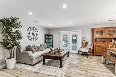 304 W Links Drive, Godley, TX 76044 - Photo 5