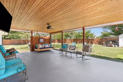304 W Links Drive, Godley, TX 76044 - Photo 31