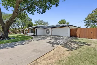 304 W Links Drive, Godley, TX 76044 - Photo 35
