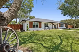 304 W Links Dr, Godley, TX 76044 - Photo 37
