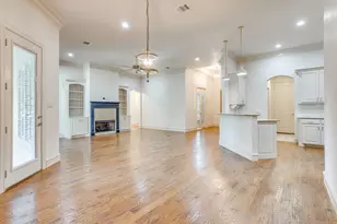 2946 Masters Ct N, Burleson, TX 76028 - Photo 15