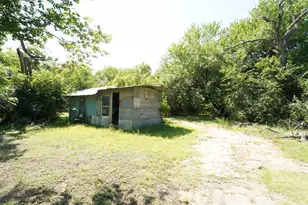833 Carmela Ct, Cleburne, TX 76031 - Photo 23