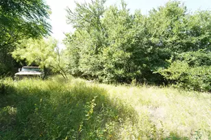 833 Carmela Ct, Cleburne, TX 76031 - Photo 29