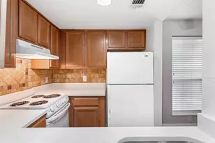 1901 N Fitzhugh Ave, Dallas, TX 75204 - Photo 11