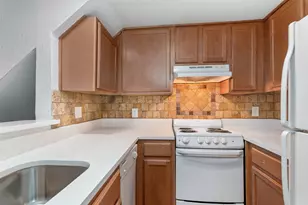 1901 N Fitzhugh Ave, Dallas, TX 75204 - Photo 9