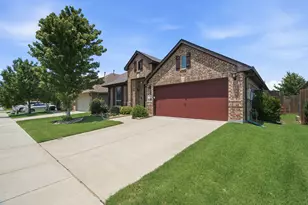1509 Yellowthroat Dr, Little Elm, TX 75068 - Photo 5