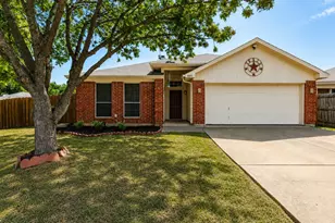 6003 Brookfall Dr, Arlington, TX 76018 - Photo 3