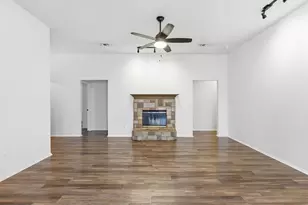 6003 Brookfall Dr, Arlington, TX 76018 - Photo 7