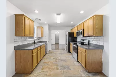 6003 Brookfall Drive, Arlington, TX 76018 - Photo 9