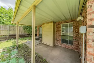 2325 Valley Falls Ave, Mesquite, TX 75181 - Photo 9