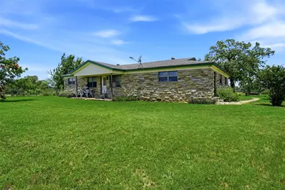 2186 Gilliland Road, Springtown, TX 76082 - Photo 13
