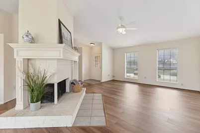 807 Blue Oak Drive, Lewisville, TX 75067 - Photo 5