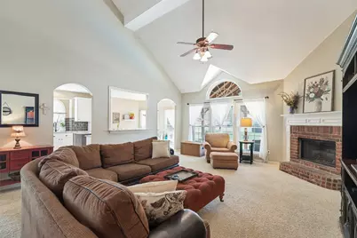 2716 Parkside Lane, McKinney, TX 75072 - Photo 9